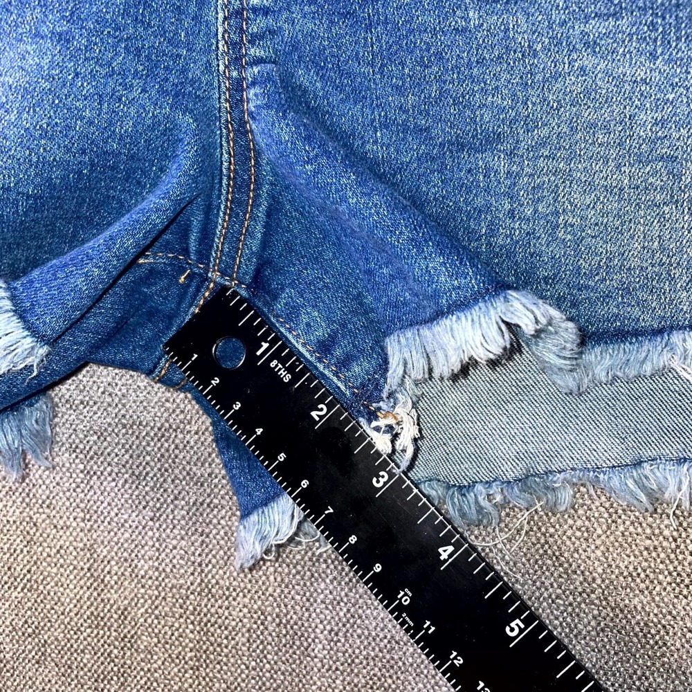 No Boundaries Overall Shorts Womens 2XL Blue Denim high Rise Frayed Hem V Neck - Picture 11 of 14